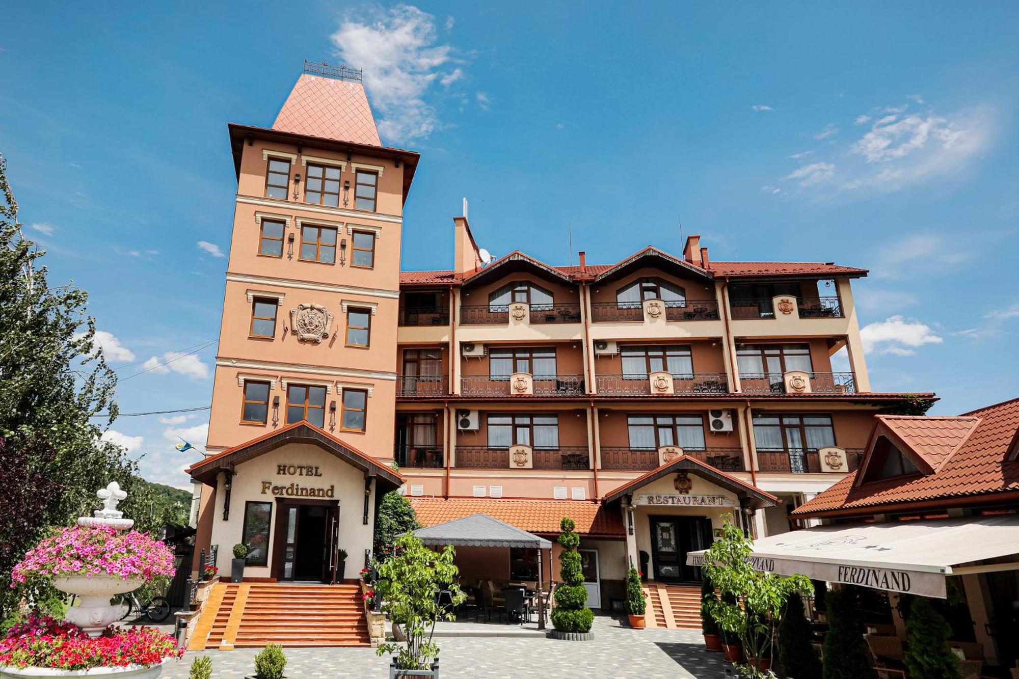 Hotel Ferdinand Mukačevo Exteriér fotografie