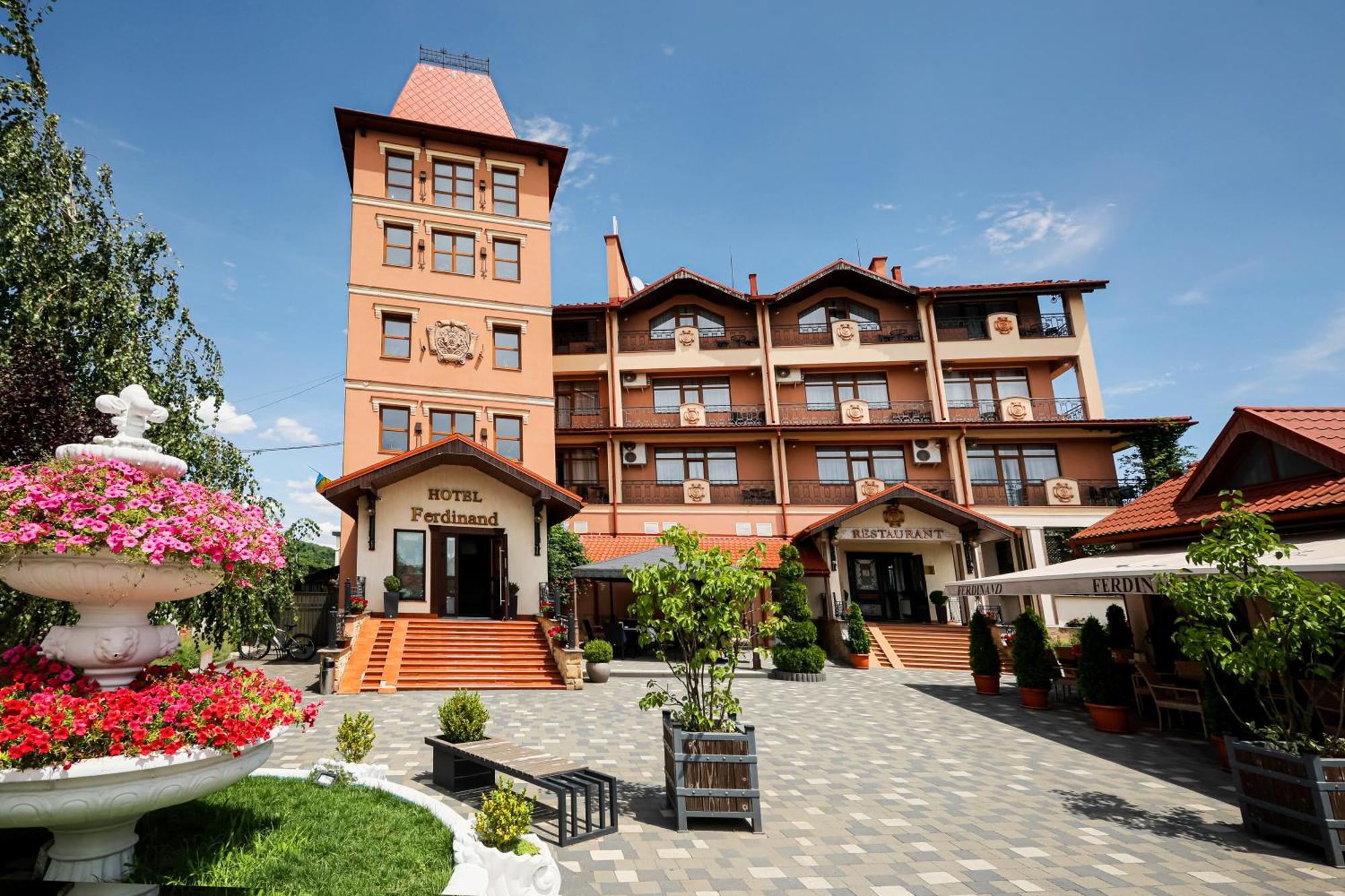 Hotel Ferdinand Mukačevo Exteriér fotografie