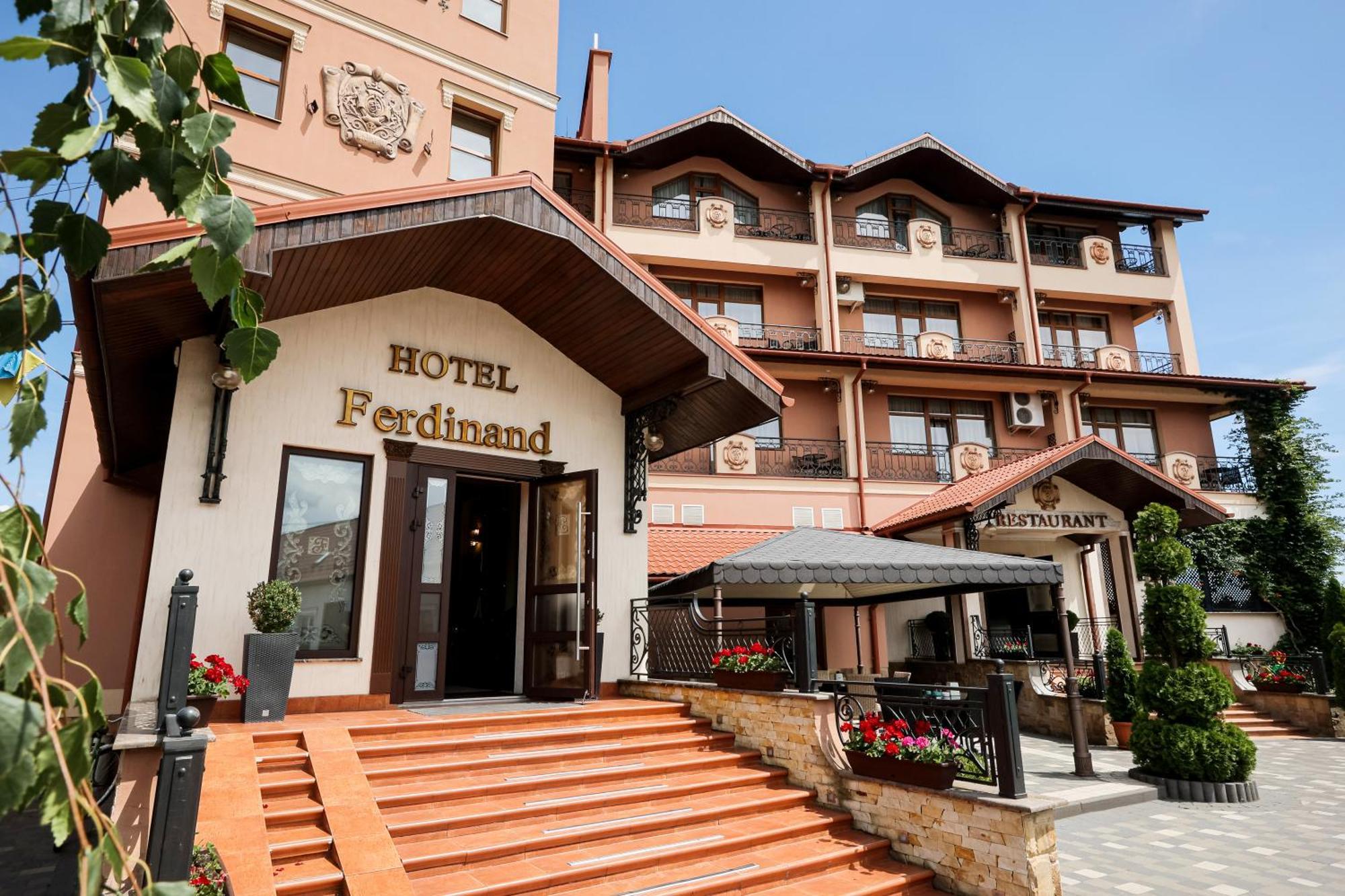 Hotel Ferdinand Mukačevo Exteriér fotografie