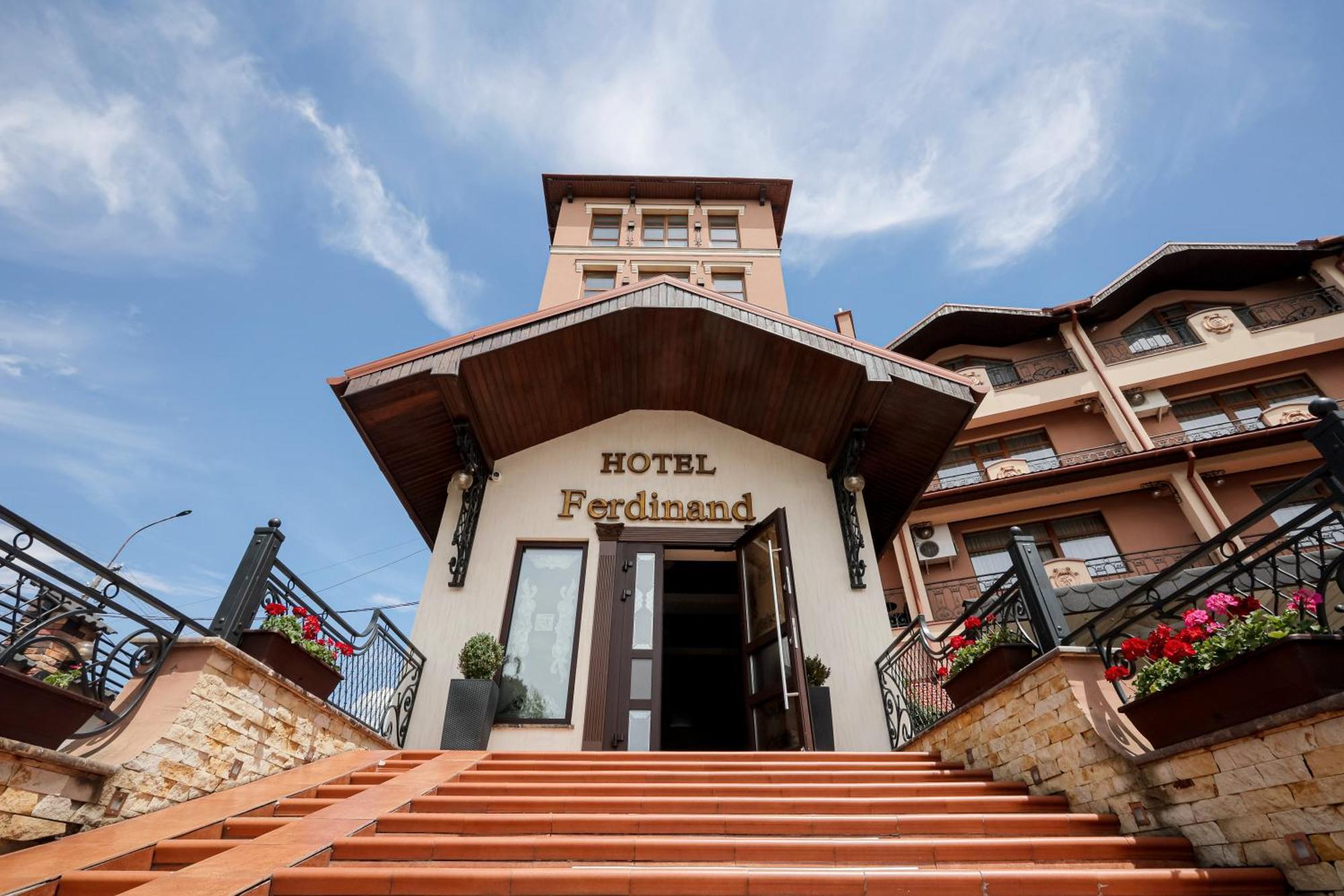 Hotel Ferdinand Mukačevo Exteriér fotografie